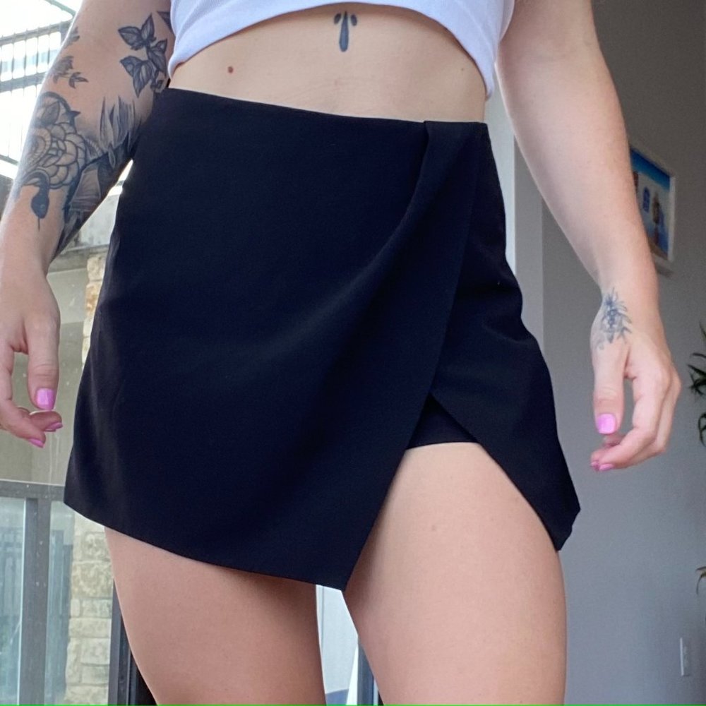 Bebe skort